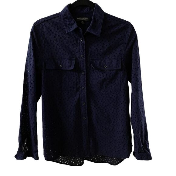 Banana Republic ~ Women’s Navy Eyelet blouse ~ size small - Picture 1 of 7